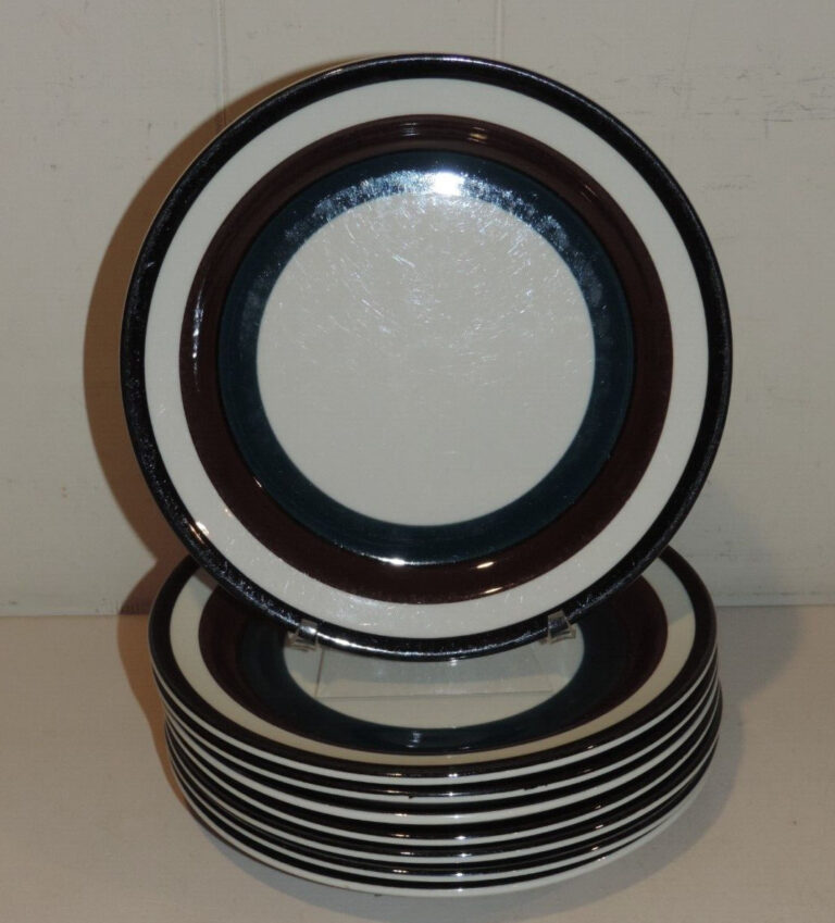 Read more about the article EIGHT (8) ARABIA OF FINLAND KAIRA PATTERN 7 7/8″ SALAD PLATES