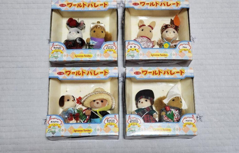 Read more about the article Epoch Sylvanian Families C-20 21 22 23 World Parade Set Doll Figure 2000 Vintage