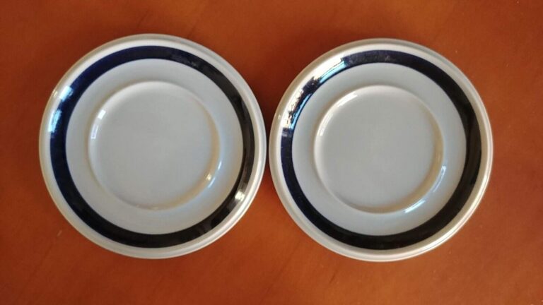 Read more about the article Set of 2 -Arabia Finland Anemone Blue 6.25″ Flat Saucers