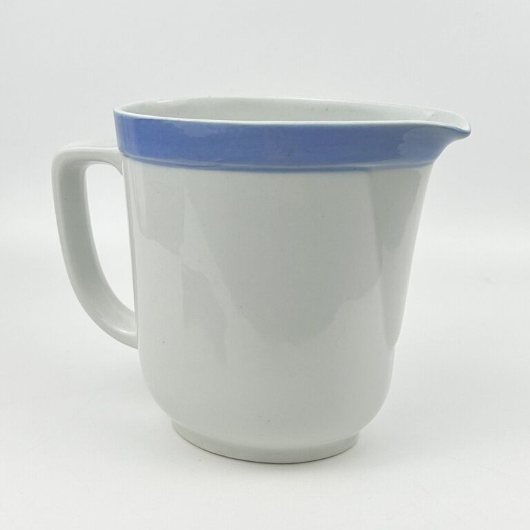 Read more about the article Arabia Ribbons Blue Milk Jug Pitcher Finland Vintage Nordic Design Chip