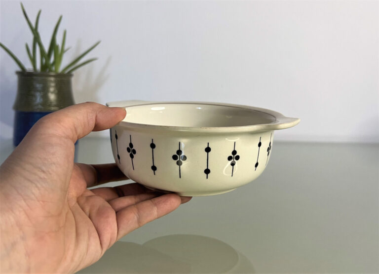 Read more about the article Rare Arabia Finland Kartano Bowl with Ears by Esteri Tomula