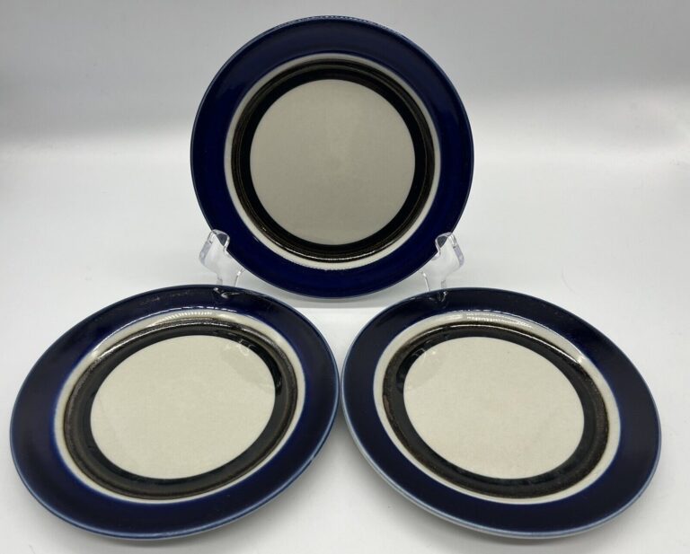 Read more about the article Arabia Finland Saara – 3 Bread and Butter Plate Plates – Blue and Brown 6 3/4″