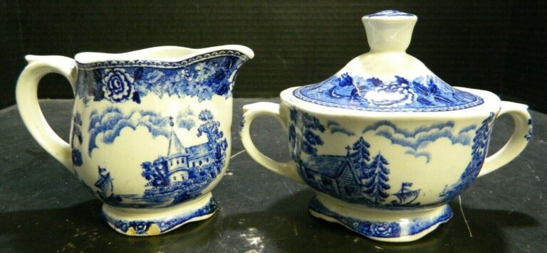 Read more about the article Vintage Arabia Finland Blue Landscape Transferware Creamer and Sugar Bowl Excellen