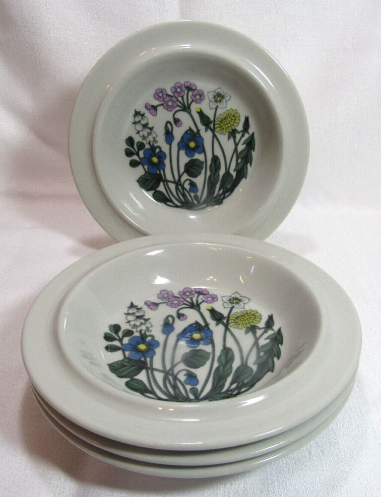 Read more about the article ARABIA of Finland Vintage FLORA Four (4) Rim Soup Bowls GC