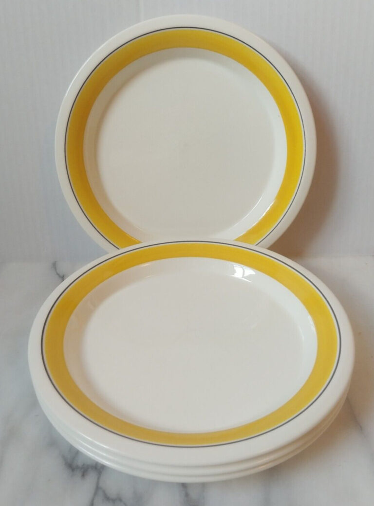 Read more about the article Set of 4 Vtg Arabia Finland FAENZA Plates salad bread yellow black white