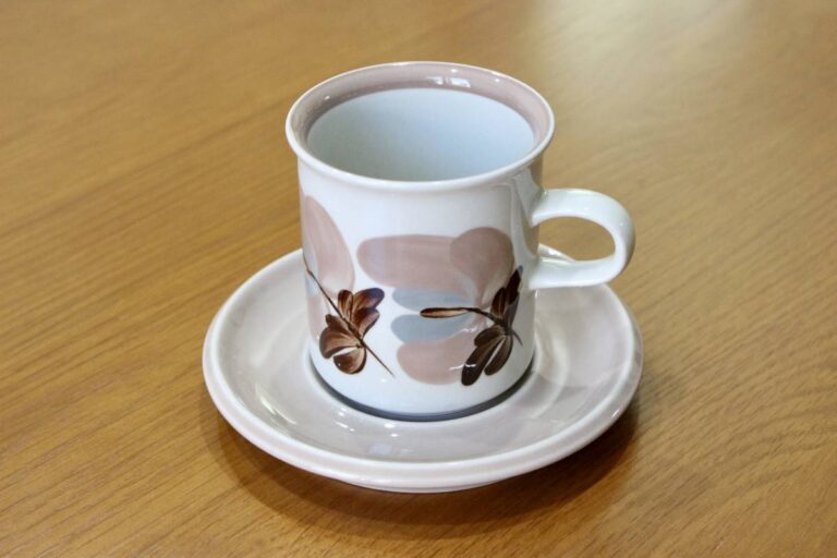 Read more about the article Arabia Koralli Cup Saucer Nordic Vintage Finland Lisa Larson Iittala  2