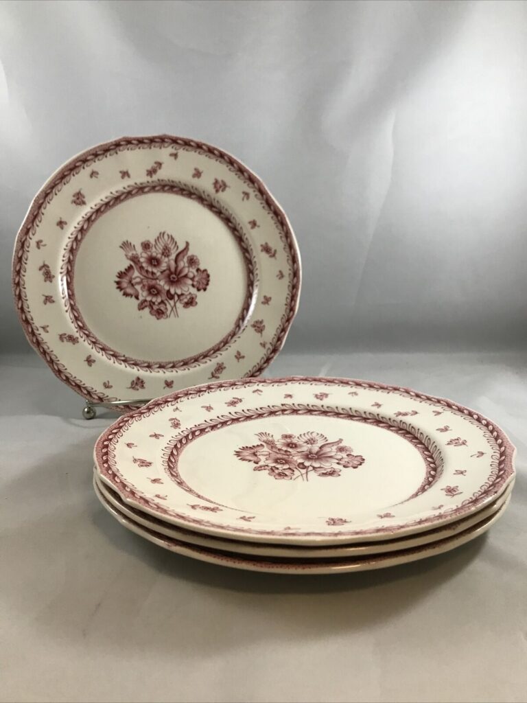 Read more about the article Set of 4 Arabia (made in Finland) Pink Floral Salad Plates