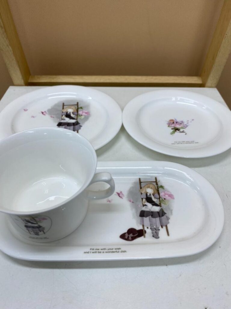 Read more about the article Final Arabia Tableware 4 Piece Set M164