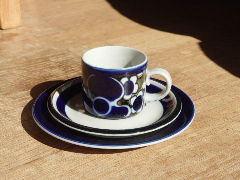 Read more about the article Arabia Saara Coffee Cup Saucer Cake Plate