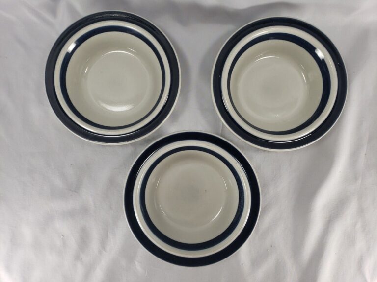 Read more about the article LOT OF 3 ARABIA OF FINLAND ANEMONE BLUE CEREAL BOWLS