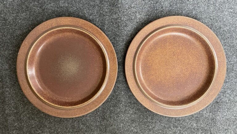 Read more about the article Arabia Ruska Dinner Plates – Finland – Rustic Brown – MCM – 10” (2)