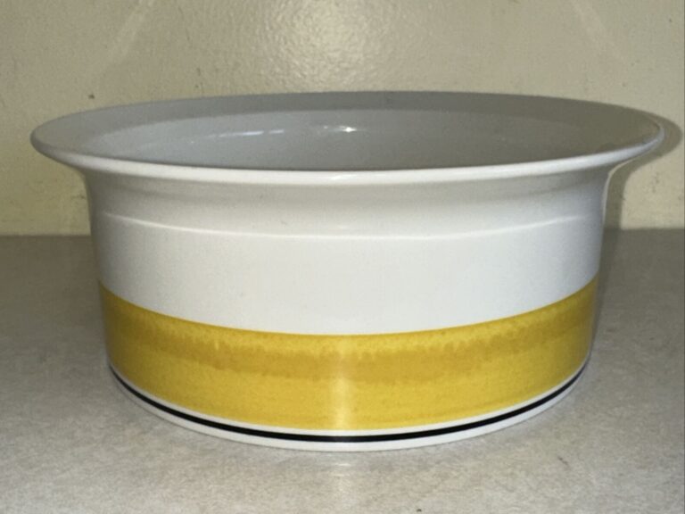 Read more about the article Arabia of Finland FAENZA YELLOW 8.75″ BOWL Mixing Serving Vegetable Round EUC