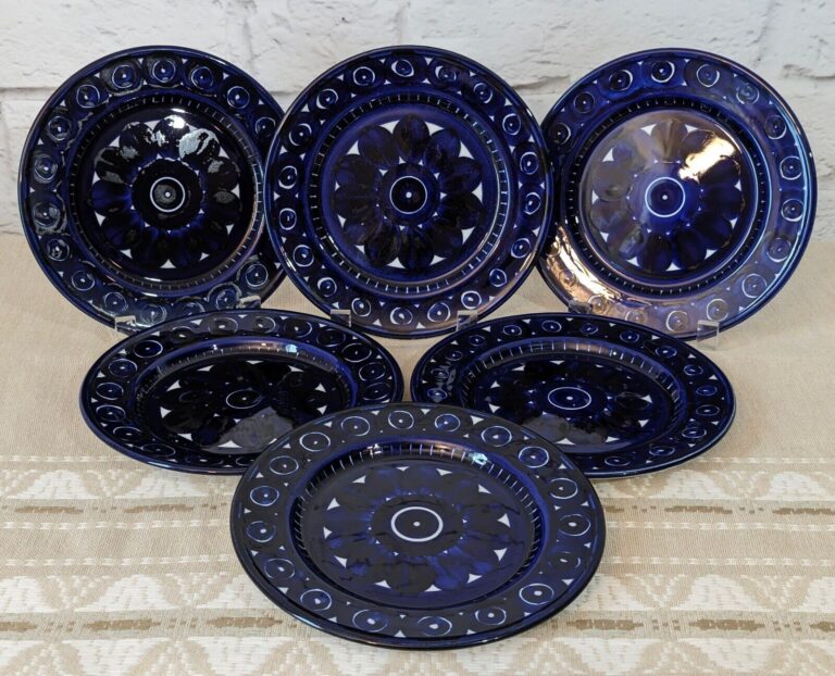 Read more about the article Vintage Arabia Ulla Procopé “Valencia” Salad Plates – Set of 6