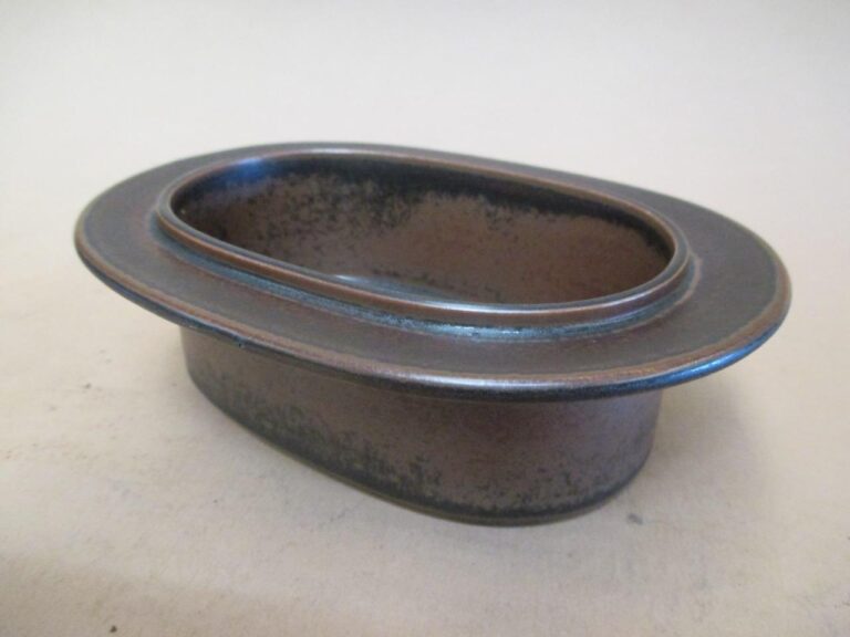 Read more about the article Oval bowl  Arabia  Finland  Ruska  Ulla Procope  MCM  vintage