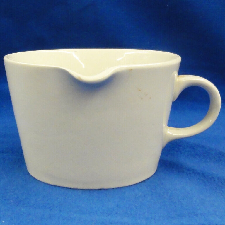 Read more about the article ARABIA TEEMA WHITE Creamer 2.25″ tall NEW NEVER USED Kaj Franck made in Finland