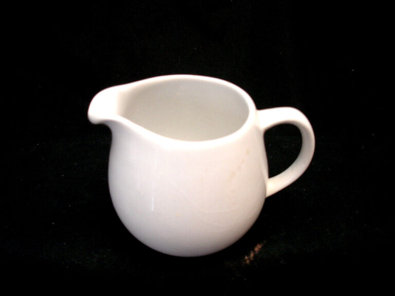 Read more about the article All White by Arabia CREAMER 2 1/2″ H