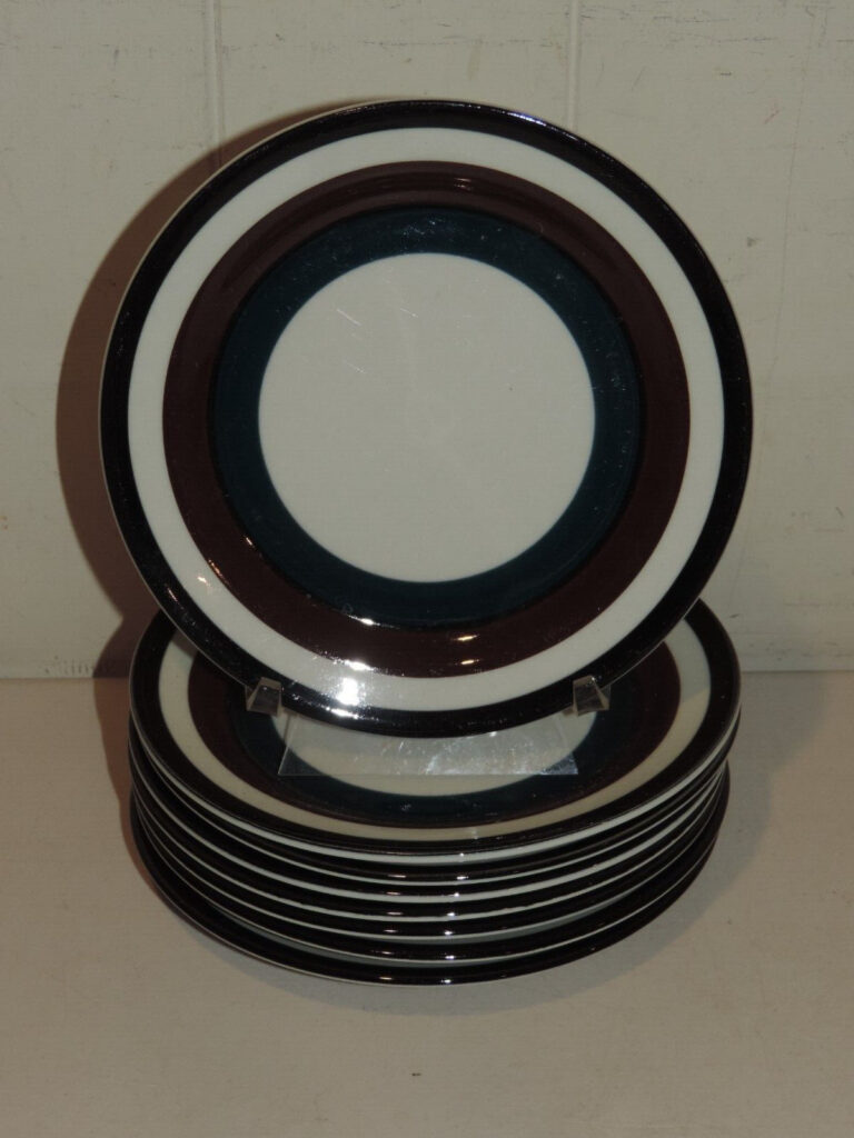 Read more about the article EIGHT (8) ARABIA OF FINLAND KAIRA PATTERN 6 5/8″ BREAD BUTTER PLATES