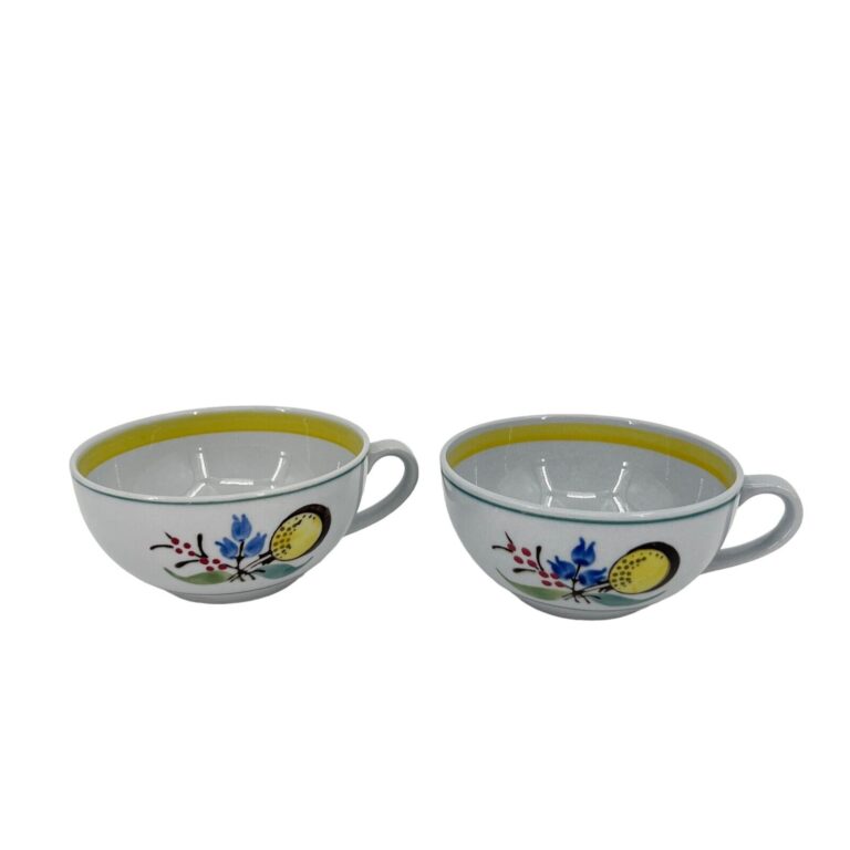 Read more about the article Vintage Arabia Finland Windflower Tea Cup Set of 2 MCM