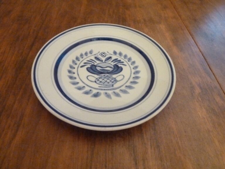 Read more about the article  Blue Rose by Arabia of Finland Bread Butter Plate