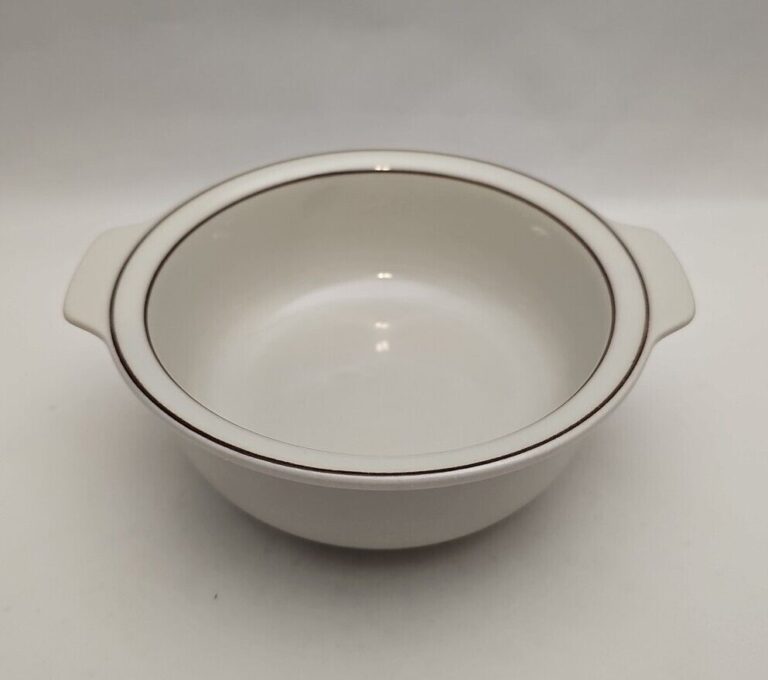 Read more about the article Arabia Finland Fennica Lugged Cereal Bowl Brown Stripe Rim Handles Pottery