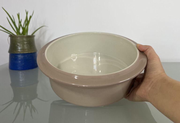 Read more about the article Arabia Koralli Salad Bowl / Serving Bowl by Raija Uosikkinen