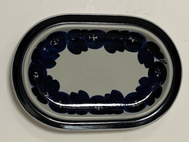 Read more about the article Arabia of Finland Anemone Hand Painted Cobalt Blue Oval Serving Platter Charger