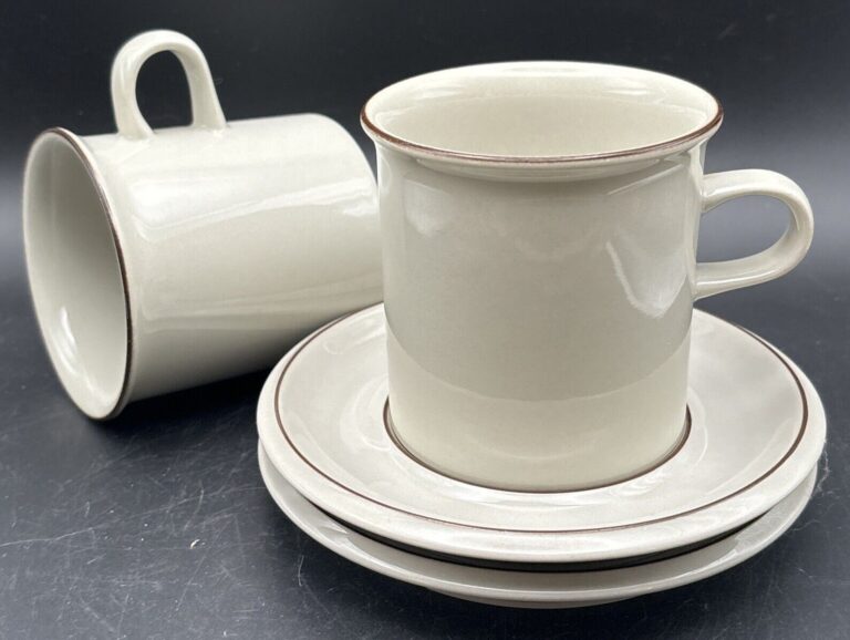 Read more about the article Vtg Arabia Finland Fennica Tall Flat Cup Saucer Pair Ulla Procope Neutral Colors