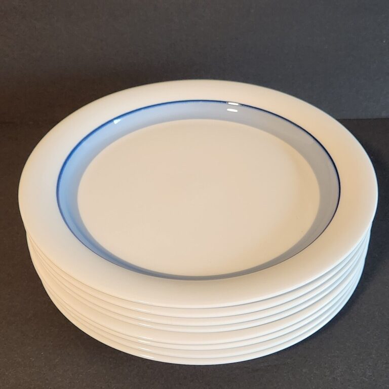 Read more about the article Arabia Finland Pudas Arcrtica Dinner Plate Blue and White 10″ SOLD INDIVIDUALLY