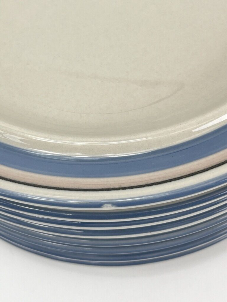 Read more about the article Arabia Finland Uhtua Salad Dessert Plates 82 Stoneware Blue Tan Rim – 8 Pc