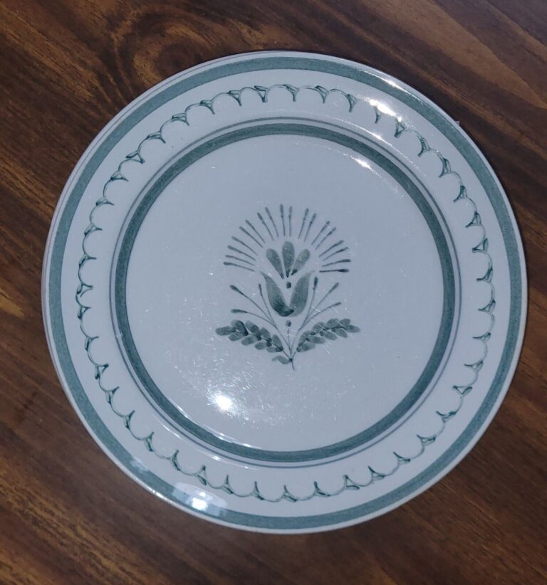 Read more about the article Arabia of Finland Green Thistle Replacement Luncheon Plate 7 3/4″