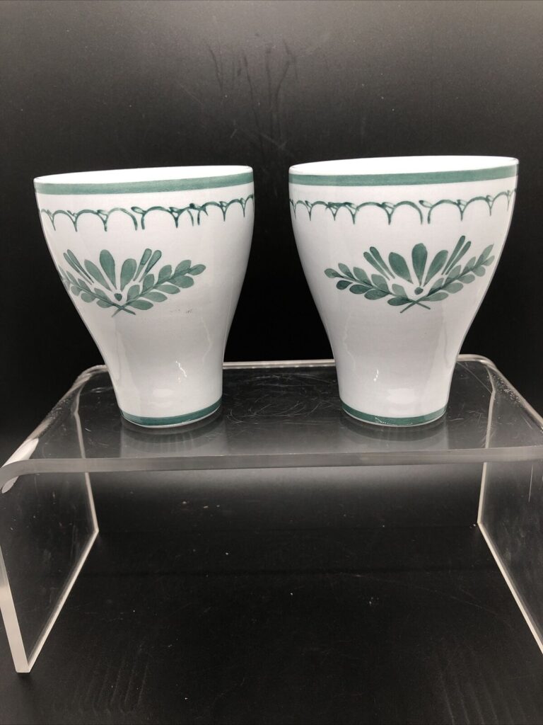 Read more about the article Vintage Arabia Finland Green Thistle 4″ Tumblers Circa 1955-1970 Set Of 2