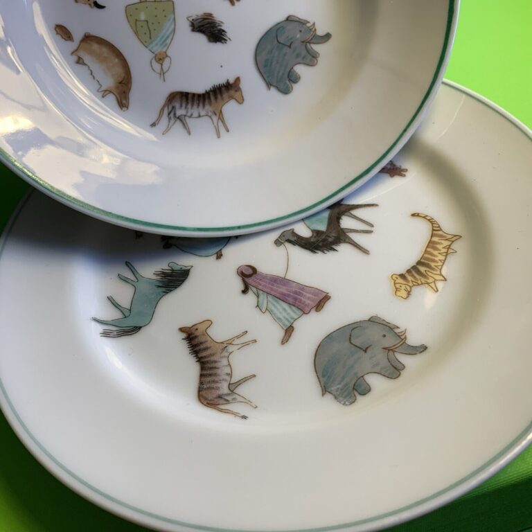 Read more about the article VINTAGE Arabia Finland Zoo Parade Of Animals Childs Bowl and Plate Set MCM 1960s