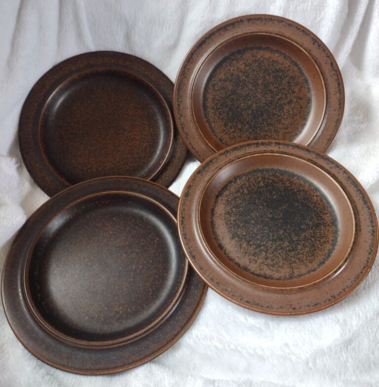 Read more about the article Set of 4 Vintage Arabia of Finland Ruska 8″ Salad Dessert Plates Lot  Stoneware