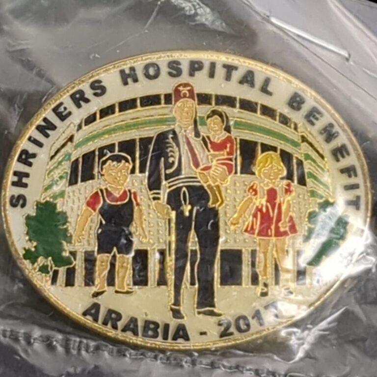 Read more about the article Shriners Hospital Benefit Arabia 2017 NOS Lapel Hat Pin Shriners Parade Sword