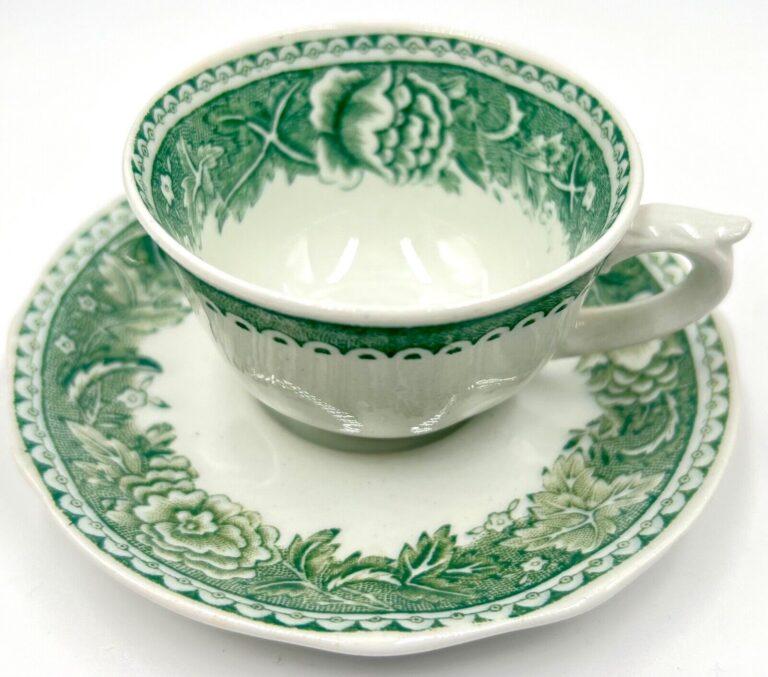 Read more about the article SMALL and CHARMING GREEN GARLAND ARABIA CUP and SAUCER; EXCELLENT CONDITION