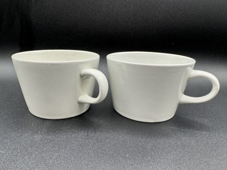 Read more about the article Set of 2 Vintage MCM Arabia Made In Finland Ceramic Coffee Flat Cup White Teema
