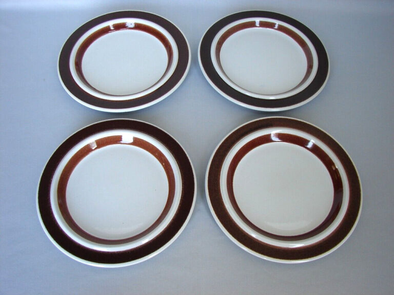 Read more about the article Set of 4 Arabia Finland ROSMARIN (Brown Anemone) 8″ Salad Plates