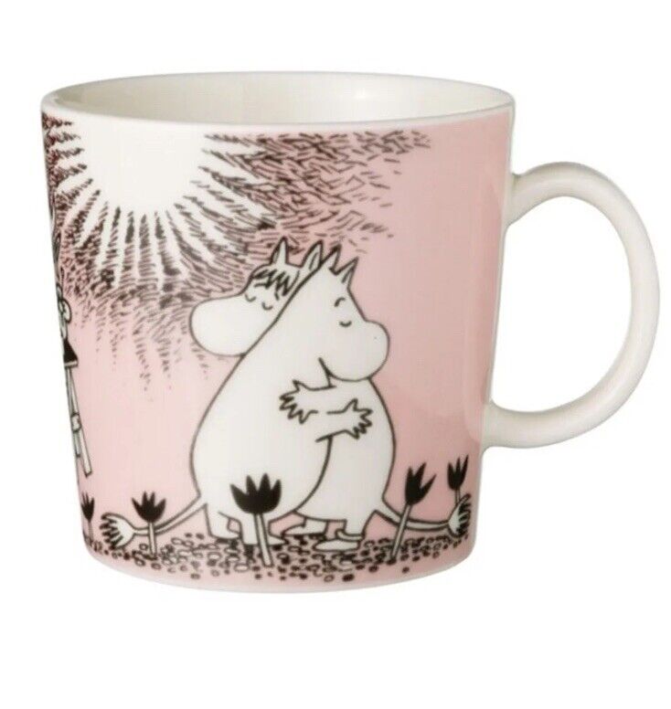Read more about the article Moomin Arabia Ceramic Coffee Mug Cup Tea Love Hug Pink Sun NEW FINLAND
