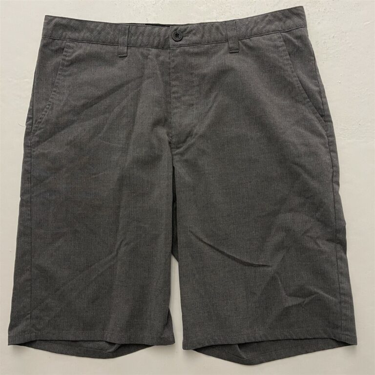 Read more about the article Travis Mathew 34 x 10″ Sorry For Being Awesome Gray Performance Flex Short