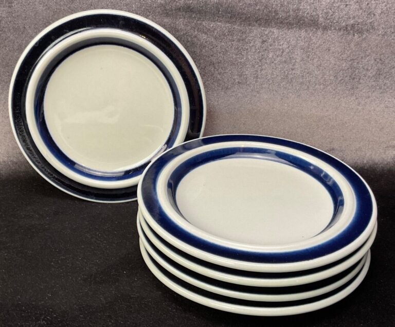 Read more about the article Set Of 5 Arabia Blue Anemone Bread and Butter Plates 6.5″ Plates