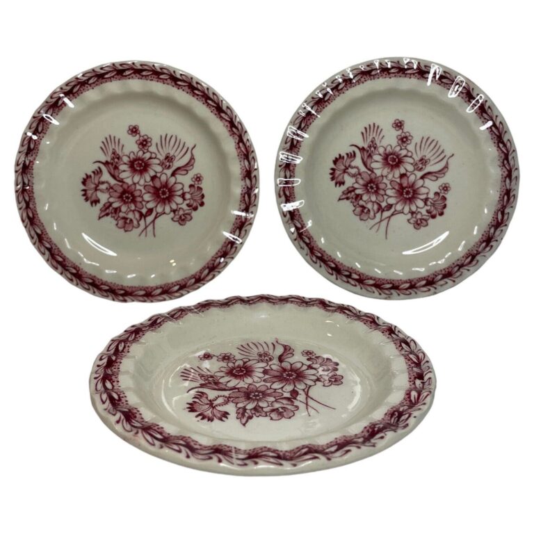 Read more about the article Arabia Finland Red Finn Flower Saucers (3) Plates 4.5” Vintage