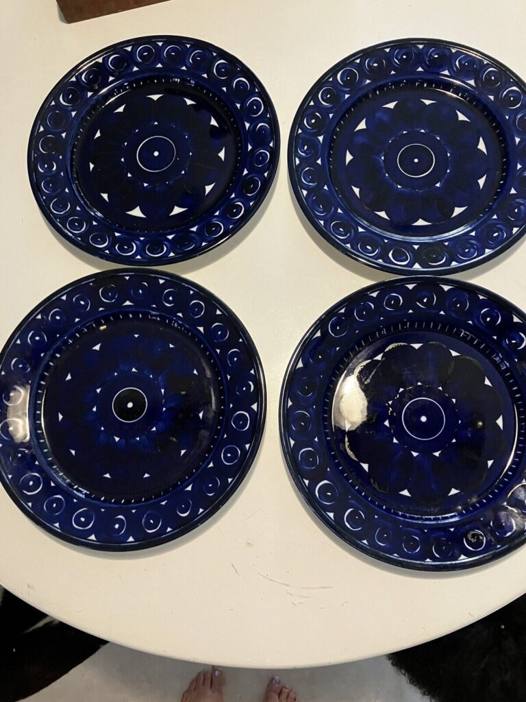 Read more about the article Midcentury ARABIA Finland Ulla Procope VALENCIA 10” Dinner Plates 4 LOT Perfect