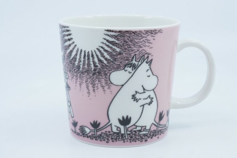 Read more about the article Arabia Finland Moomin mug Love (1996-)_