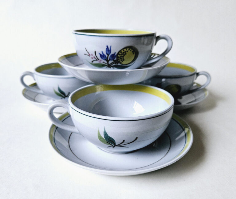Read more about the article Arabia Finland Windflower Porcelain Cup and Saucer Set Of 4 Handpainted