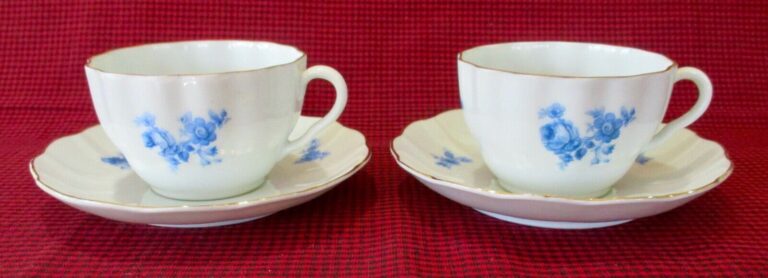 Read more about the article VNT 2 Sets Arabia Finland Tea Cup and Saucer Blue Roses Rosebuds Gold Trim#63~RARE
