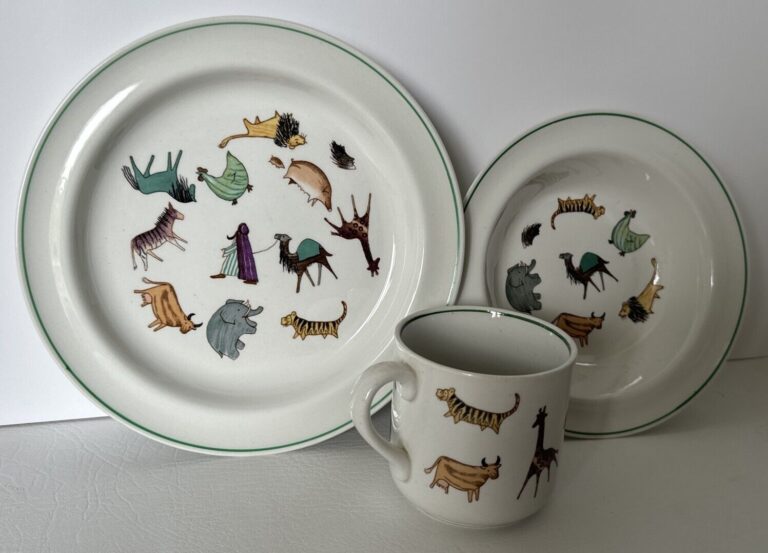 Read more about the article Arabia Finland 3 Pc Child’s Animal Parade Set Plate Bowl Mug Animal zoo 60s