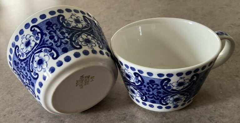 Read more about the article ARABIA : MCM 2” OPEN SUGAR and HANDLED 2 1/4” CUP “Ali” Cobalt Blue Floral FINLAND
