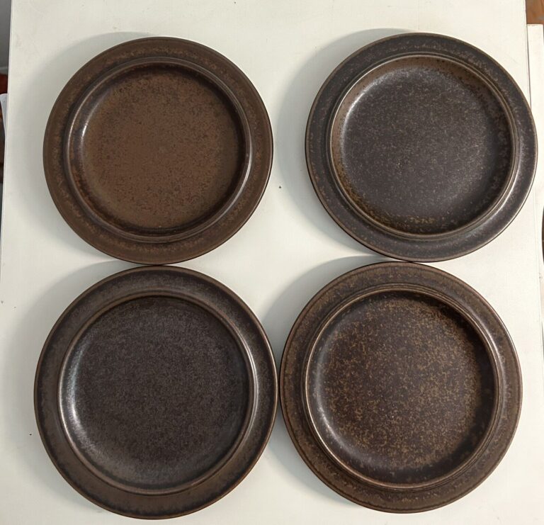 Read more about the article Arabia of Finland RUSKA 16cm (6”) plates lot of 4 STONEWARE Brown