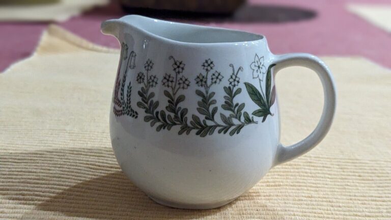 Read more about the article Arabia Finland Polaris Creamer  Vintage