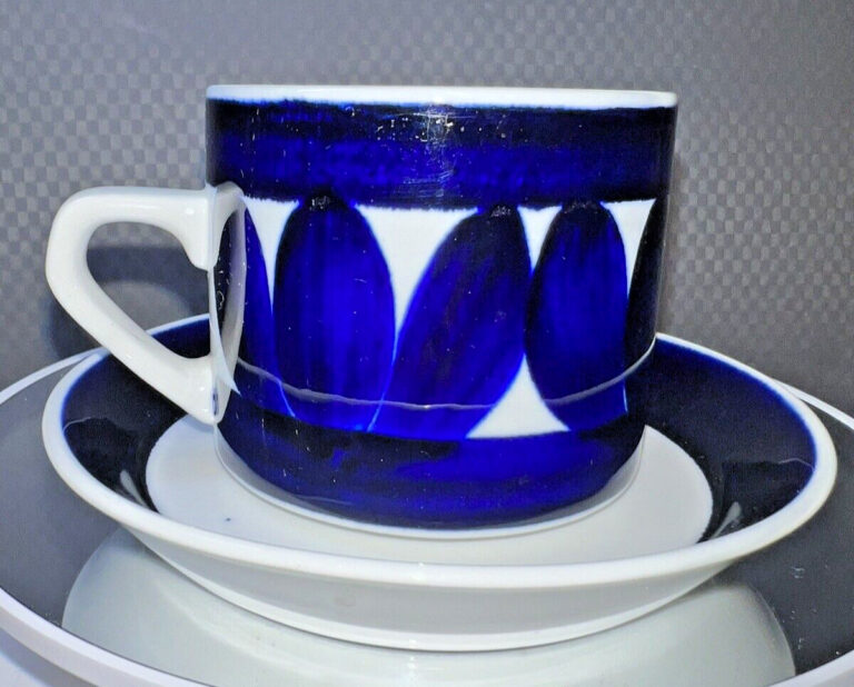 Read more about the article Arabia Finland Cup and Saucer  Set Vintage Sotka Blue White Pattern